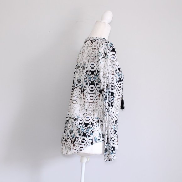 Tribal Jeans Tribal Print Blouse with Tassle Sz Xs - Picture 7 of 14